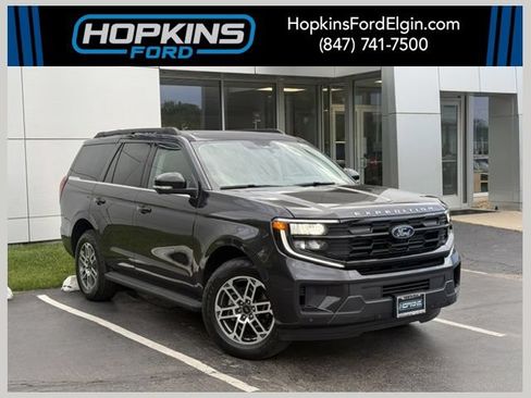 Used 2026 Ford Expedition Active AWD/4WD image 1