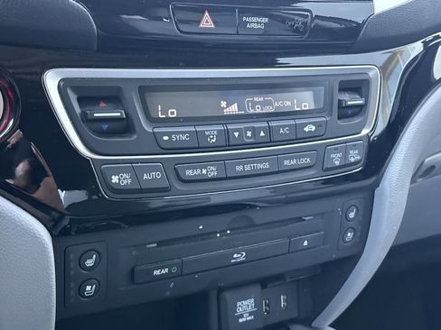 Used 2017 Honda Pilot Elite image 21