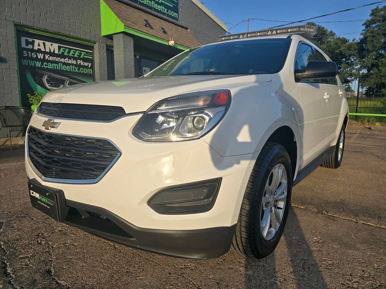 Used 2017 Chevrolet Equinox LS AWD/4WD image 2