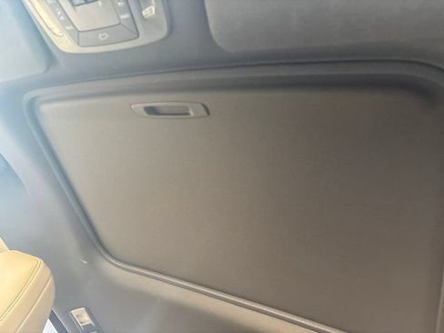 Used 2023 Toyota Sienna XLE FWD image 16