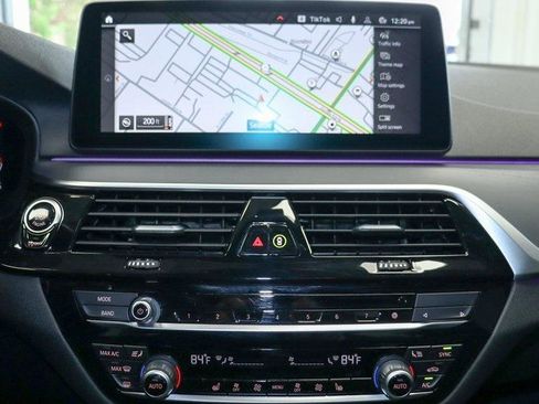 Used 2022 BMW 530i xDrive w/ Premium Package image 19