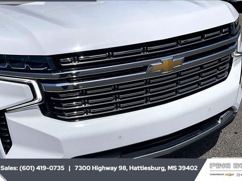Used 2023 Chevrolet Suburban Premier RWD image 22