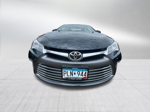 Used 2017 Toyota Camry LE FWD image 2