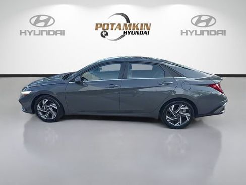 Certified 2025 Hyundai Elantra SEL FWD image 8