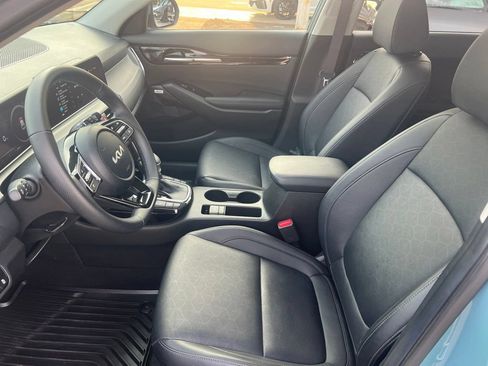 Used 2024 Kia Seltos SX w/ SX Sunroof Package AWD/4WD image 4