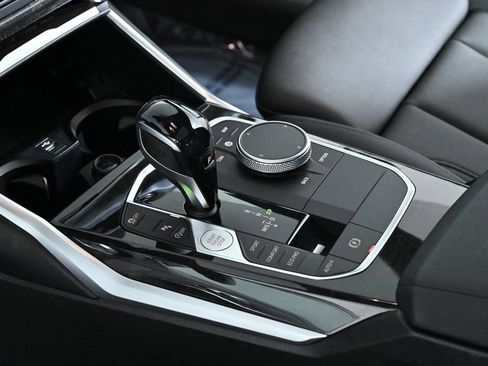 Used 2019 BMW 330i xDrive Sedan w/ Driving Assistance Package image 23