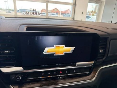 Used 2025 Chevrolet Silverado 1500 LT w/ Z71 Off-Road Package AWD/4WD image 39