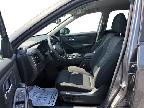 Used 2024 Nissan Rogue SV AWD/4WD image 9