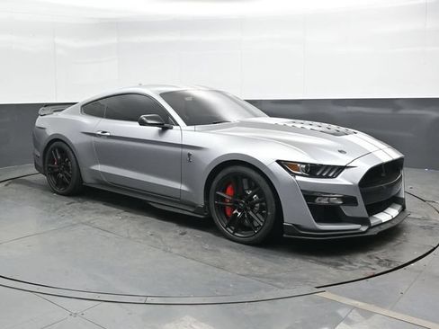 Used 2022 Ford Mustang Shelby GT500 w/ Technology Package RWD image 6