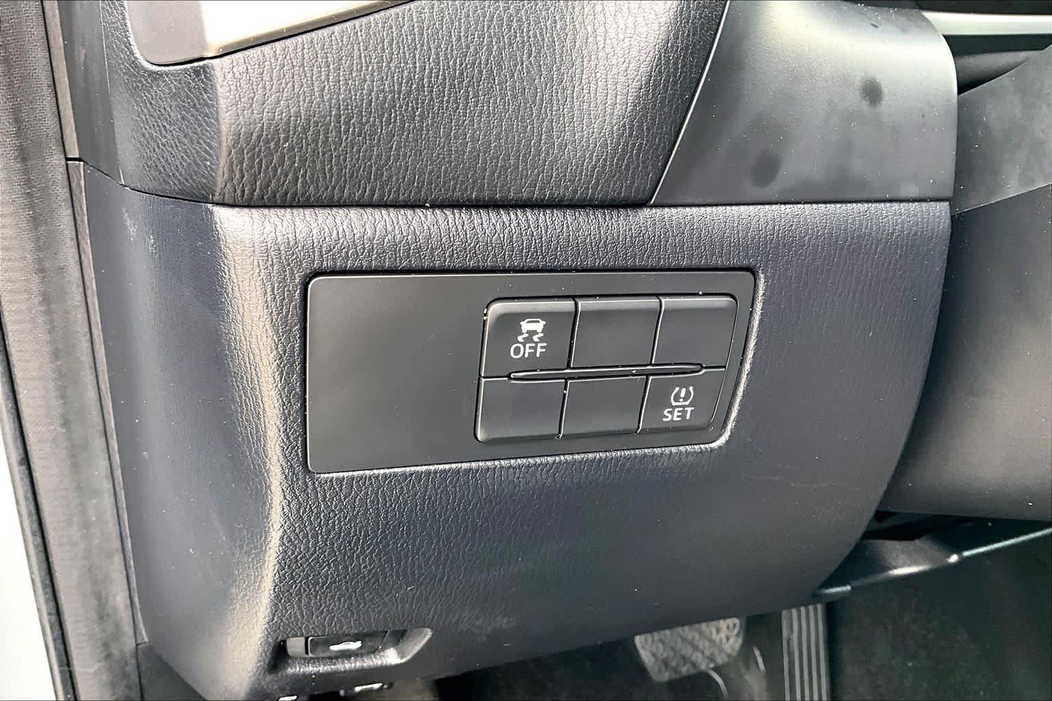 Used 2018 MAZDA MAZDA3 Touring FWD image 36