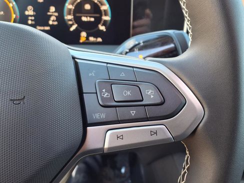 New 2026 Volkswagen Tiguan SE image 30