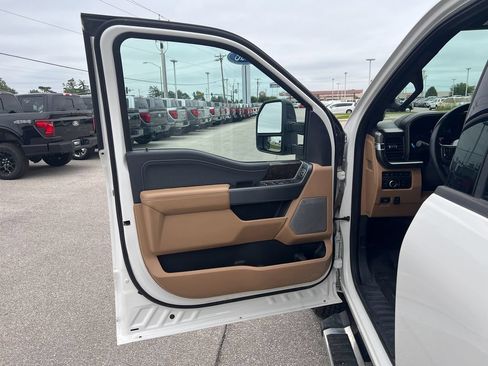 Certified 2024 Ford F350 Lariat AWD/4WD image 11