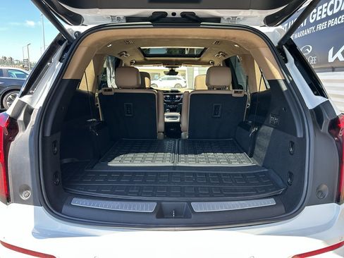 Used 2022 Cadillac XT6 Premium Luxury w/ Platinum Package AWD/4WD image 14