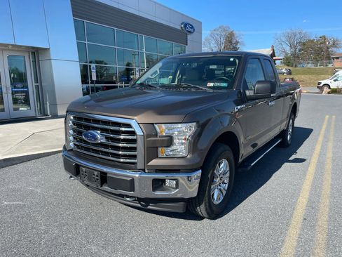 Used 2017 Ford F150 XLT w/ Equipment Group 302A Luxury image 2