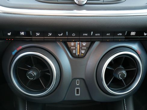 Used 2023 Chevrolet Blazer LT image 23