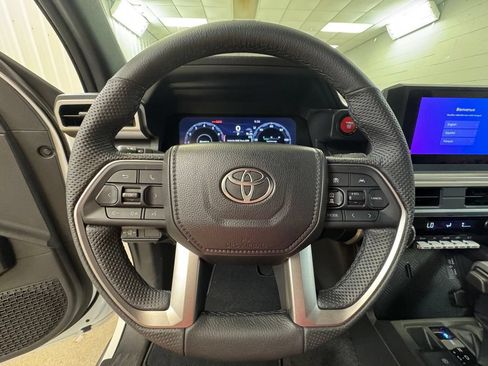 Used 2026 Toyota Tacoma TRD Off-Road AWD/4WD image 35