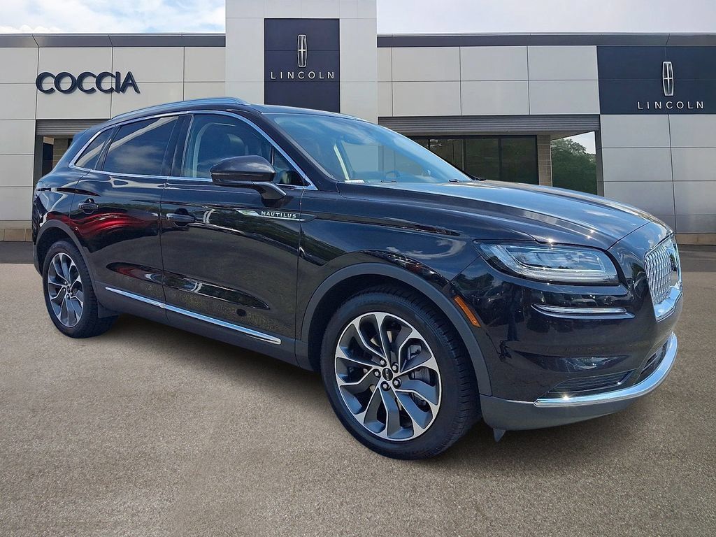 Certified 2023 Lincoln Nautilus Reserve AWD/4WD image 3