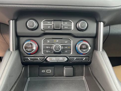 Certified 2023 Chevrolet Tahoe Z71 w/ Luxury Package AWD/4WD image 16