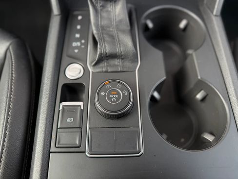 Used 2019 Volkswagen Atlas SE w/ Panoramic Sunroof Package image 25