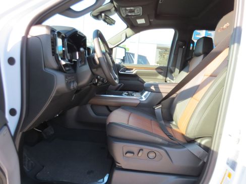 New 2026 Chevrolet Silverado 2500 High Country w/ High Country Premium Package AWD/4WD image 17