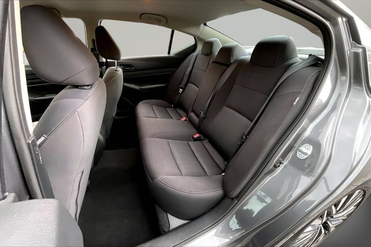 Used 2024 Nissan Altima 2.5 SV FWD image 21