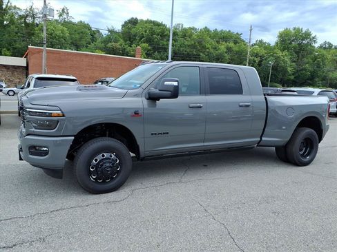 New 2026 RAM 3500 Laramie AWD/4WD image 7