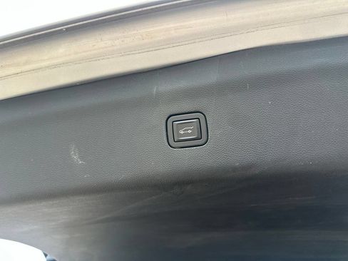 Used 2020 Buick Enclave Premium w/ Sun and Sites Package FWD image 15