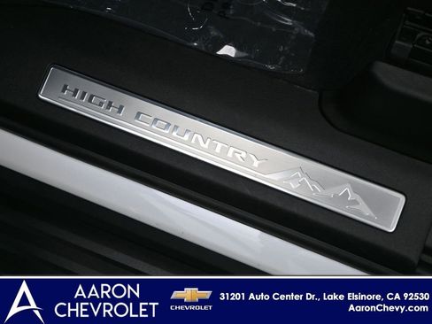 New 2024 Chevrolet Suburban High Country image 11