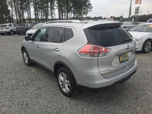 Used 2016 Nissan Rogue SV w/ SV Premium Package AWD/4WD image 3