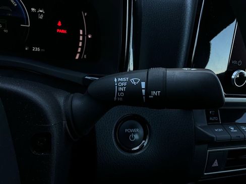 Used 2025 Toyota Camry SE image 36