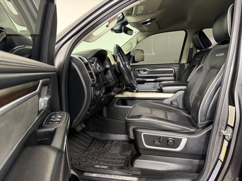 Used 2022 RAM 1500 Laramie AWD/4WD image 5
