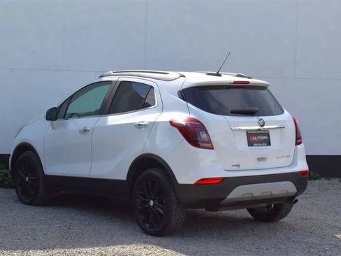 Used 2020 Buick Encore Essence FWD image 2