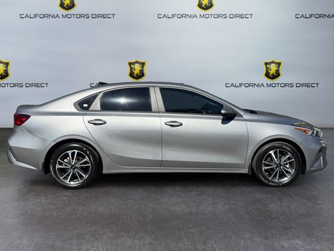 Used 2023 Kia Forte LXS FWD image 6