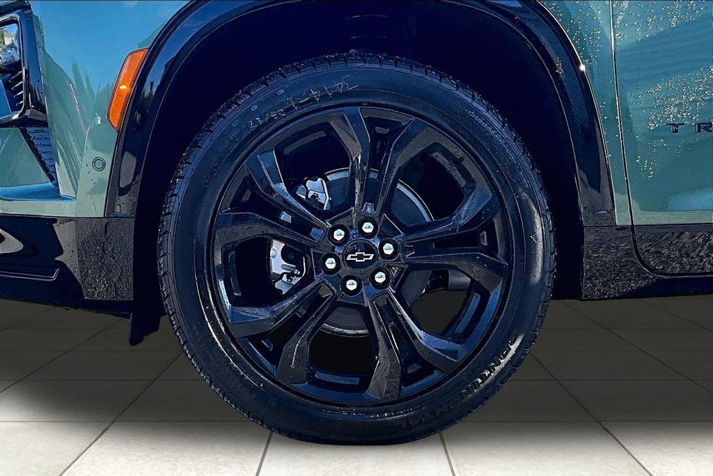 New 2027 Chevrolet Traverse RS w/ LPO, Floor Liner Package FWD image 12