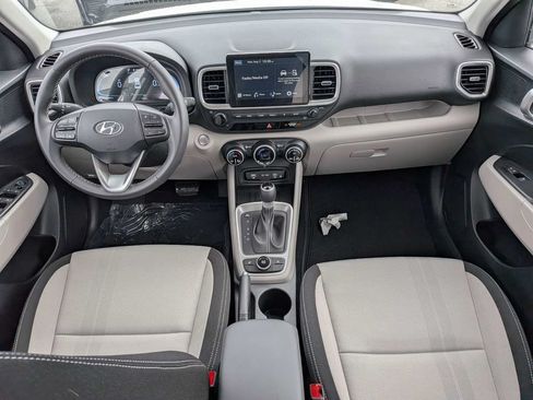 Used 2026 Hyundai Venue SEL FWD image 13