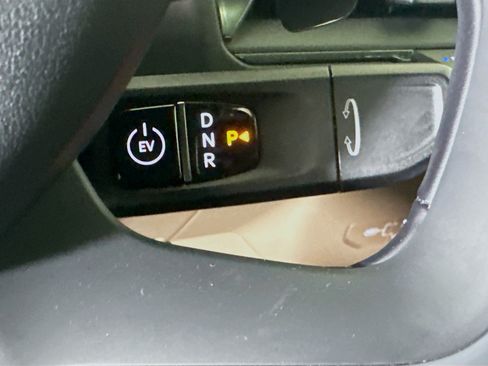 Used 2024 Kia EV9 Land AWD/4WD image 25