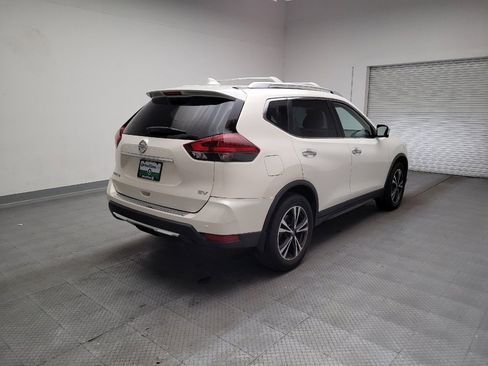 Used 2020 Nissan Rogue SV w/ Premium Package FWD image 9