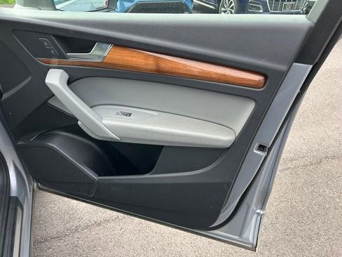 Used 2021 Audi Q5 2.0T Premium w/ Convenience Package image 24