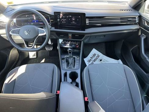 Used 2025 Volkswagen Jetta Sport FWD image 14