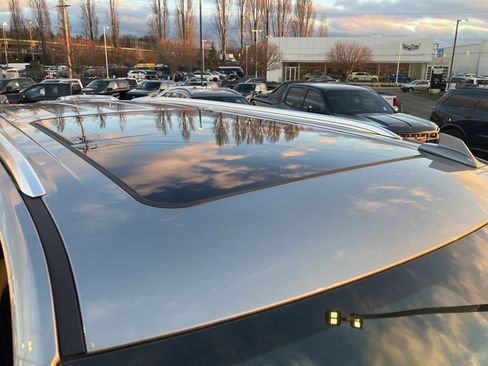 Certified 2023 GMC Yukon SLT w/ SLT Premium Package image 13