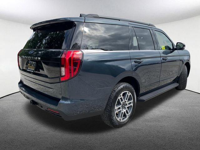 Used 2025 Ford Expedition Active AWD/4WD image 16