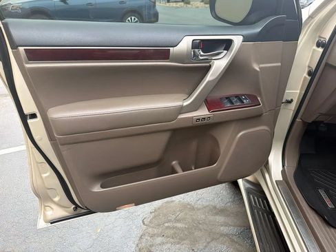 Used 2015 Lexus GX 460 w/ Premium Package AWD/4WD image 27
