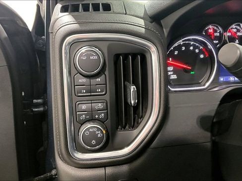 Used 2020 Chevrolet Silverado 1500 LT Trail Boss image 38