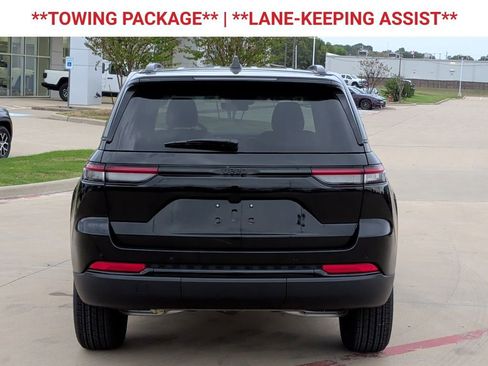 New 2025 Jeep Grand Cherokee Altitude image 7