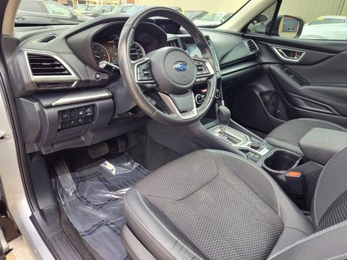 Used 2019 Subaru Forester Premium AWD/4WD image 16