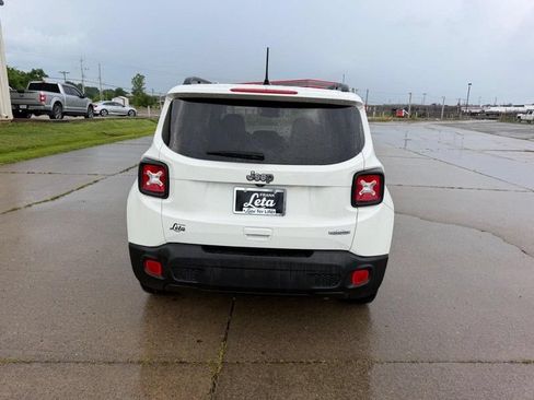Used 2020 Jeep Renegade Latitude FWD image 4