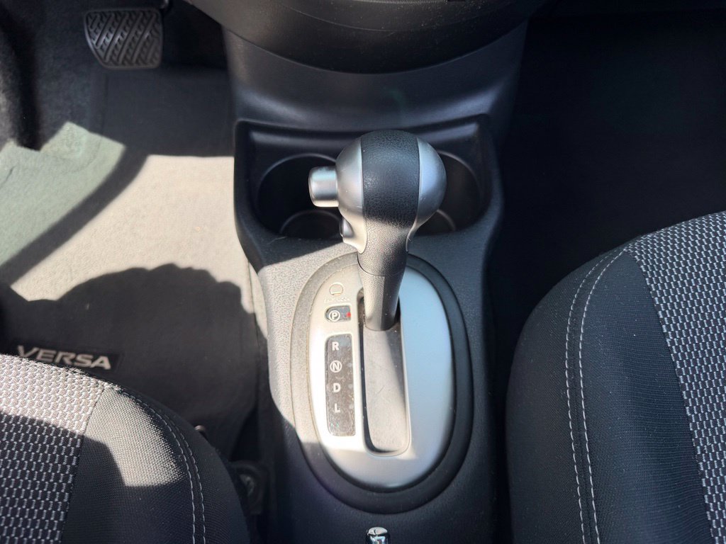 Used 2015 Nissan Versa SV w/ SV Tech Package FWD image 29