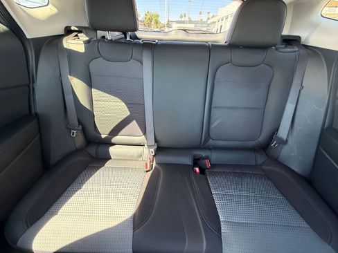 Used 2025 Chevrolet Trax LT image 37