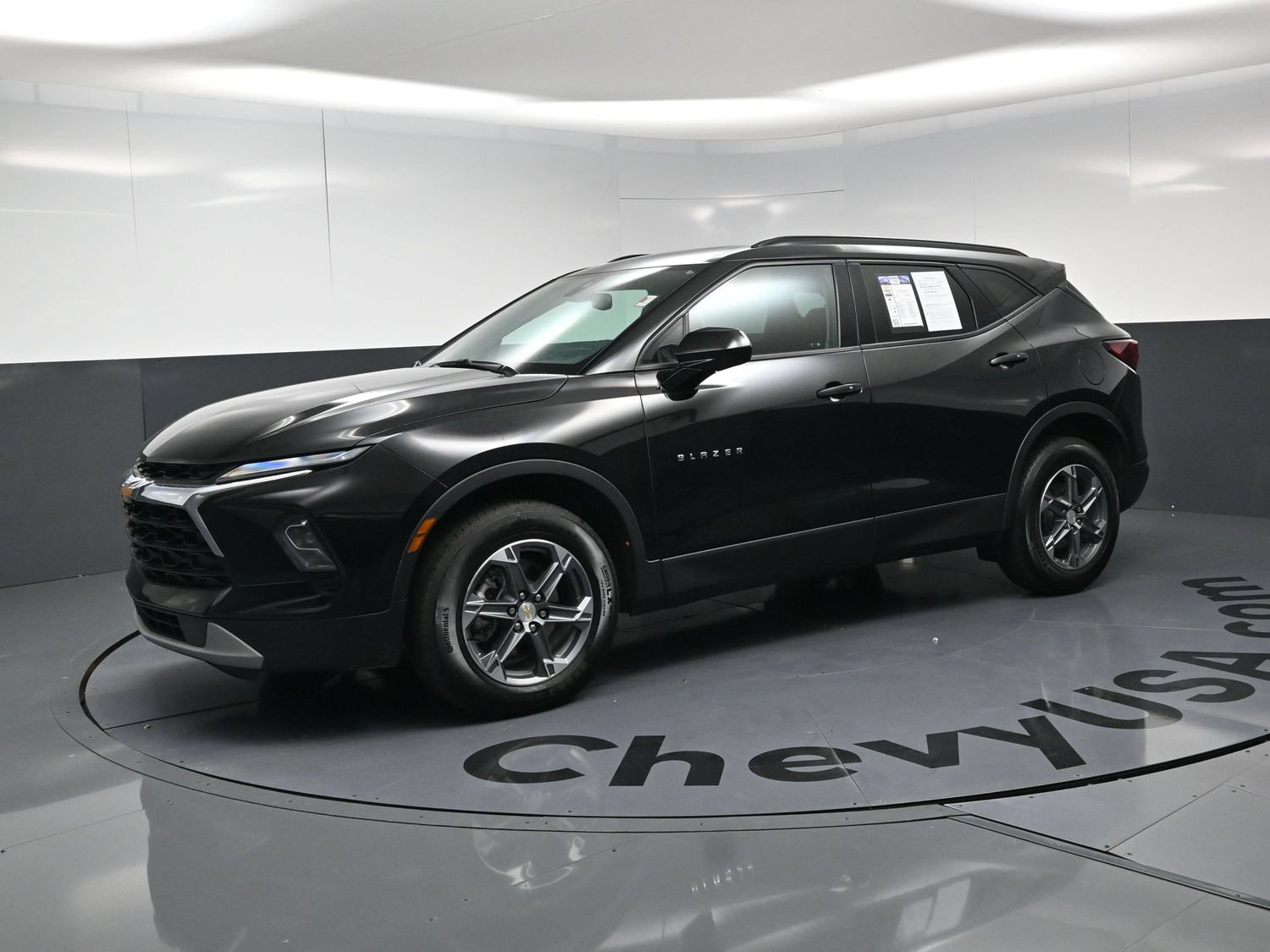 Used 2025 Chevrolet Blazer LT w/ Convenience Package FWD image 11