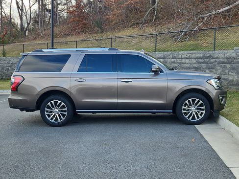 Used 2018 Ford Expedition Max Limited w/ Equipment Group 301A image 11